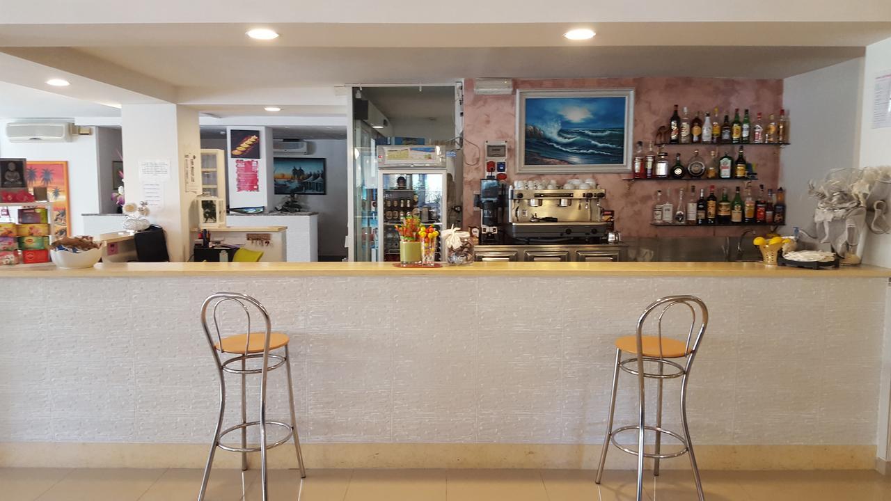 Hotel Raffaello تْشيزيناتيكو المظهر الخارجي الصورة