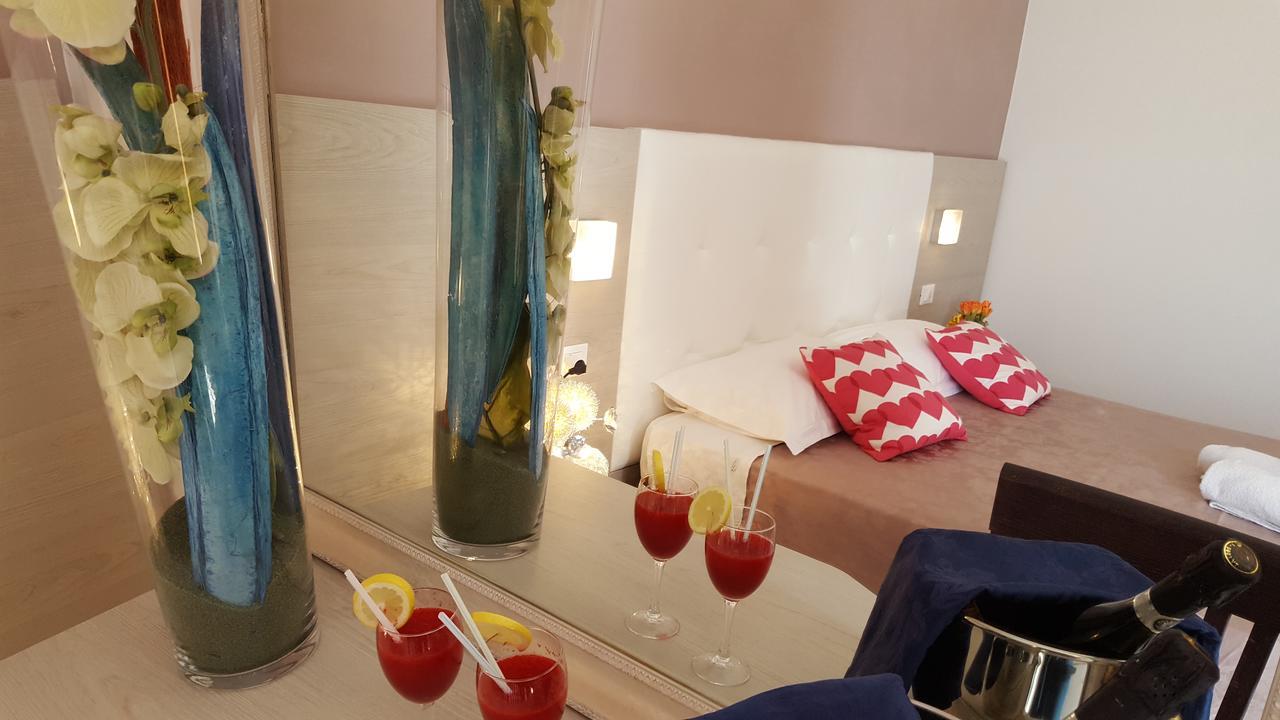 Hotel Raffaello تْشيزيناتيكو المظهر الخارجي الصورة